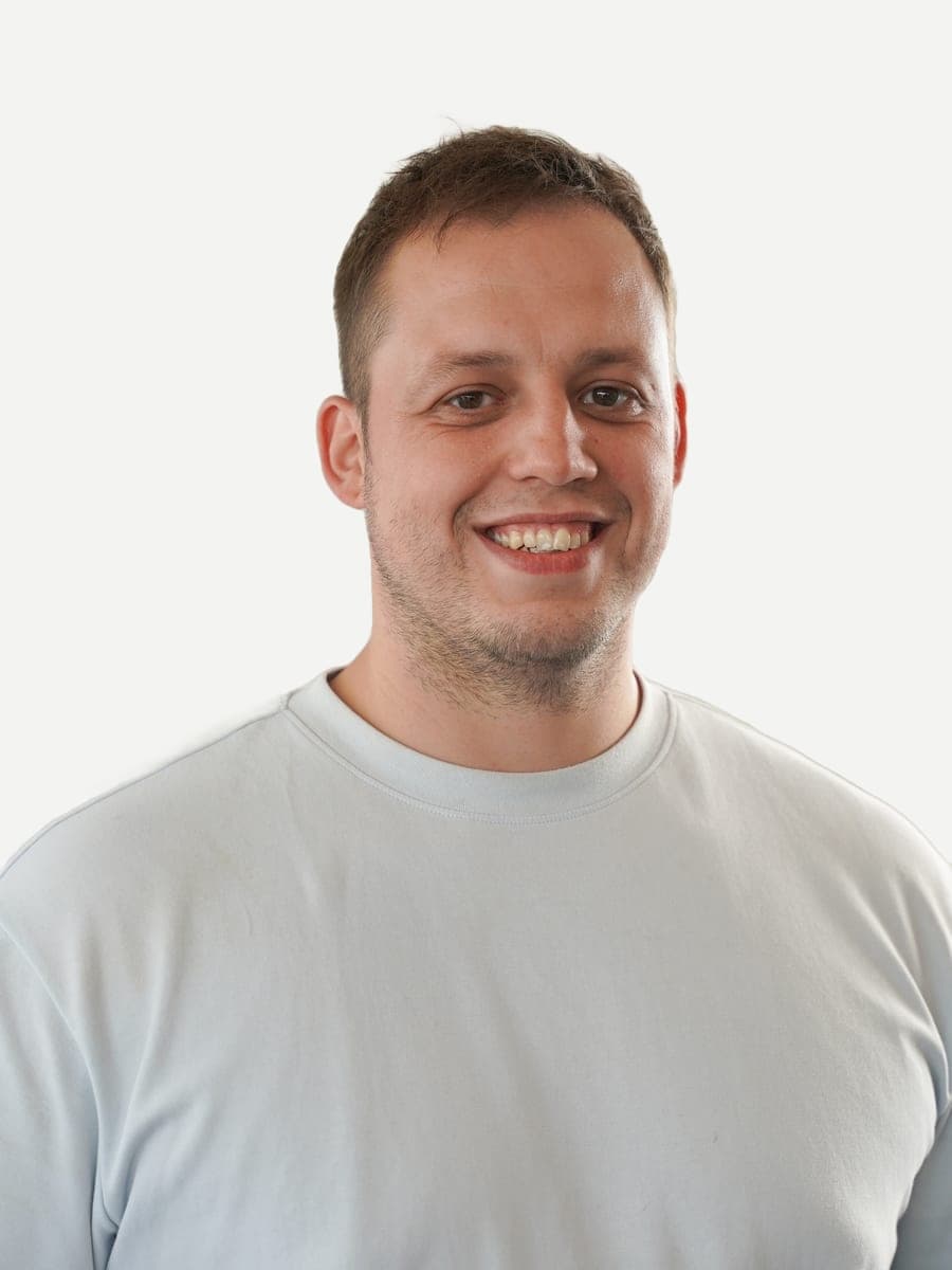 Jari, Founder